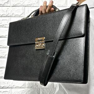 美品/希少◎ フェラガモ Salvatore Ferragamo メンズ A4収納 2way ビジネスバッグ ブリーフケース 本革 レザー ショルダー 黒 斜め掛け