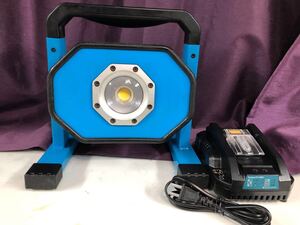 【訳あり 新品】大型投光器 LED 可動式 作業灯 2000Lumew 充電式 リチウムイオンバッテリー 加工用新品充電器付 アウトドア ワークライト