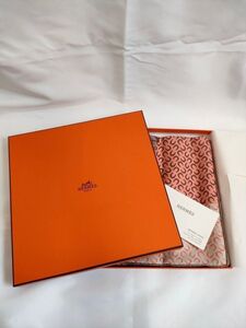 U480 1円～ 中古品 エルメス HERMES 大判 スカーフ カレの馬に乗って シルク 白タグ無し ピンク系 レディース ファッション