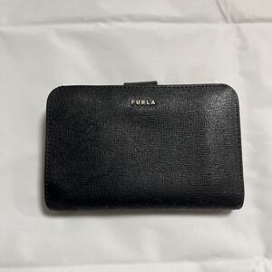 送料一律430円 美品 FURLA フルラ 2つ折り 財布 サフィアーノ ロゴ金具 レザー ブラック