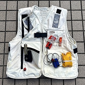 米軍　ライフジャケット　LIFE PRESERVER VEST FLIGHT DECK　ホワイト　M　ミリタリー