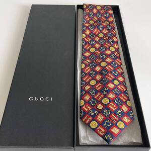 グッチ（GUCCI） 赤青四角色んな柄ブランドネームネクタイ