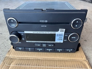 フォード　Ford　純正　9L1T-18C815-GB　ラジオ　CD　MP3　カーオーディオ