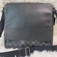 COACH　メッセンジャーバッグ　PVC　シグネチャー　ショルダーバッグ