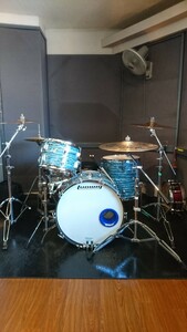 LUDWIG 76‘ Super Classic Blue Oyster Perl ドラムセット