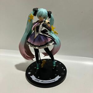 ④　初音ミク　フィギュア　10th　Anniversry　中古　箱なし　高さ約20cm　送料無料