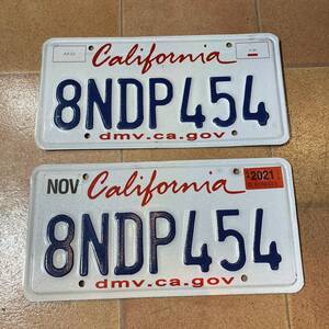 カリフォルニア 8NDP454 2枚セット USED品 ライセンスプレート ナンバープレート calfornia インテリア アメリカ雑貨 M26