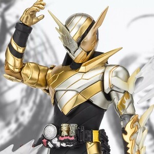 S.H.Figuarts 仮面ライダービルド トライアルフォーム（ラビットドラゴン）