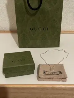 GUCCI ネックレス ロゴモチーフ シルバー