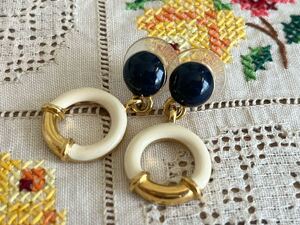 ヴィンテージ ** Monet 美しいエナメルのピアス vintage pierced earrings USA