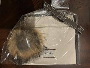 ★FOXEY フォクシー♪新品未使用　ファーチャーム付きポーチ★