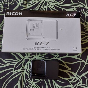 カメラ バッテリー 充電器 リコー RICOH 新品 バッテリーチャージャー 型名BJー7 電圧AC100V コンパクトデジタルカメ