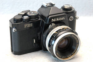 Nikon ニコン 昔の高級一眼レフカメラ FE2ボディ +（純正50mm高級単焦点レンズ1:2付） 希少品 ジャンク