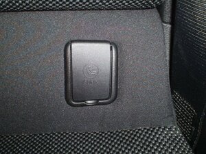 BMW MINI R56 純正 リアシート用チャイルドシート取り付けカバー左側 本州送料無料（地域外別途送料)!　