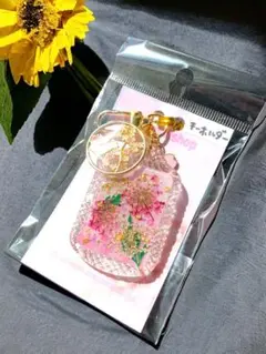 【春物SALE】花満開ピンクキーホルダー／レジン／ハンドメイド