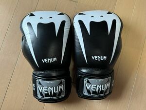 VENUM ボクシンググローブGiant 3.0(ジャイアント3.0)ナッパレザー本革 。 VENUM ボクシンググローブ キックボクシング ボクシング 