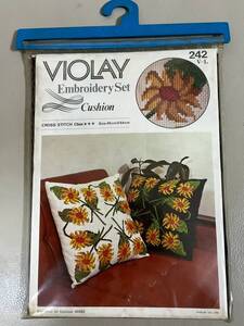 VIOLAY ビオレー刺しゅうセット 刺繍 Embroidery Set クッション 日本製 昭和レトロ ハンドメイド 黒地花柄？未開封 未使用 