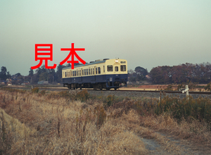 鉄道写真645ネガデータ、130228600009、関東鉄道、キハ101、関東鉄道常総線、大宝～下妻、2001.11.29、（4230×3098）