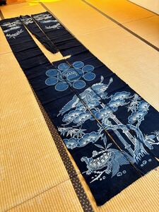 5921▲古布　夜着ほどき　左一つ丁子に八曜紋　松竹鶴亀　2.５幅　藍　筒描き　Japan Blue old cloth リメイク