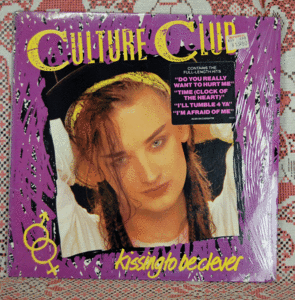 LP●カルチャー・クラブ　Culture Club/ Kissing to be Clever/FE38398