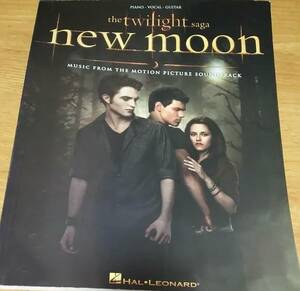 洋書楽譜「The Twilight Saga New Moon」サウンドトラック/スコアブック/ニュームーントワイライト・サーガ/ギター/ボーカル/ピアノ