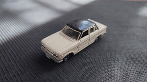 トミカ　50th　スカイライン誕生50周年記念 前期　SKYLINE 2000GT-B/S54B　S＝1/60　ミニカー　日産ニッサン