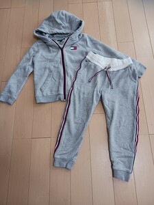 TOMMY HILFIGER★スエット上下セット★サイズS/P(6～7)と記載。およそ、120ー130サイズ