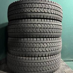 送料無料★ 超マジバリ山★　ハイエース　キャラバン　195/80R15 107/105 BS VL10 スタッドレス 4本セット