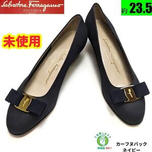 未使用さん　フェラガモ Ferragamo　ヴァラ　ヌバック パンプス 6.5C