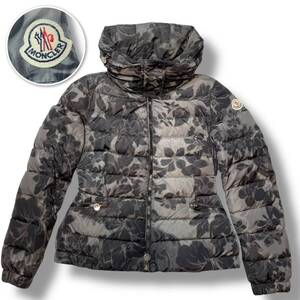 希少 MONCLER 2458 ダウンジャケット サングリア SANGLIER 総柄 花柄 モンクレール フード収納可 ロゴワッペン ブラック系 Aライン