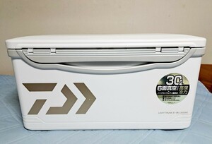 ダイワ クーラーボックス 3000RJ 6面真空 パネル DAIWA LIGHT TRUNK IV VSS 3000RJ ライト トランク 高級品 30L 大型 釣り 日本製