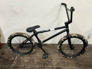 CULT BMX VANSカモフラージュ柄タイヤ 20インチ シングル 自転車