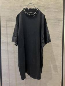 バレンシアガ BALENCIAGA 23AW ダメージ加工　ピアス装飾　Tシャツ　装飾　グランジ