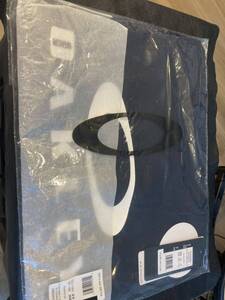 OAKLEY②Tシャツ　新品　黒　サイズS 身長１６０－１７０用と表記されています。