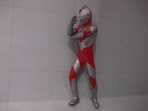 HGフィギュア　ウルトラマンネオス