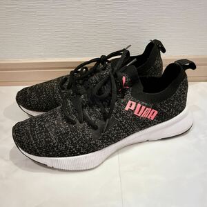 PUMA プーマ SOFTFOAM スニーカー 靴 レディース 24.5 ブラック×ピンク 軽量 黒 ランニングシューズ Ｙ