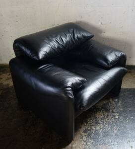 レトロモダンファニチャー　当時物 ＊Cassina　カッシーナ ＊MARALUNGA 1P BLACK 　マラルンガソファ 1人掛 ＊ヴィコ・マジストレッティ　