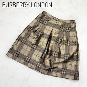 BURBERRY LONDON ノバチェック　フレアスカート　46 ゴールド　大きいサイズ　プリーツスカート　ヒザ丈　BURBERRY バーバリー