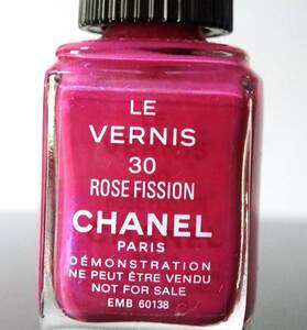 ◆CHANEL ネイルエナメル　ヴェルニ/ROUGE FISSION 30 /￥4,620　USED ◆