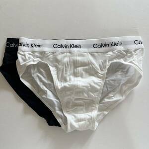 Calvin klein カルバンクライン メンズビキニ　M(S) 2枚組　ホワイト&ブラック　ビキニブリーフ　メンズインナーウエア　男性ビキニ　下着