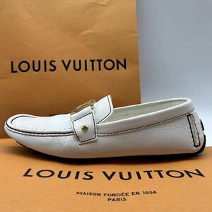 1円 【美品】 LOUIS VUITTON ルイヴィトン 【王者の風格】 メンズ ドライビングシューズ ローファー 革靴 LVロゴ デカ金具 白 7 26.0cm相当