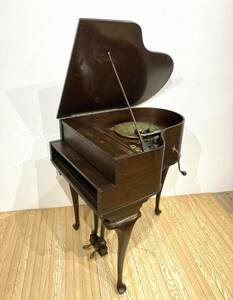 AA09151　【ジャンク】《直接引取限定》　アメリカ製　ピアノ型　蓄音機　FERN-O-GRAND社製　現状渡し