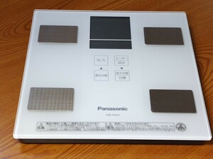 A1399 動作確認済　パナソニック Panasonic EW−FA24 体重体組成計 体組成計 ホワイト 体重計 体組成バランス計