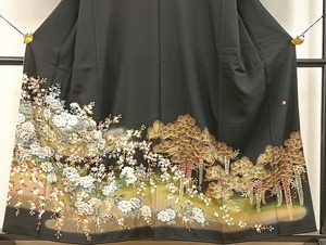 平和屋着物■豪華黒留袖　作家物　駒刺繍　草花文　暈し染め　金彩　正絹　逸品　BAAL5934ck