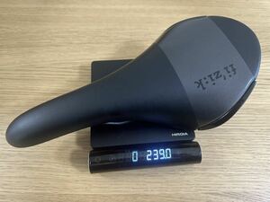 fizik ALIANTE フィジーク　アリアンテ　ブロンプトンサドル