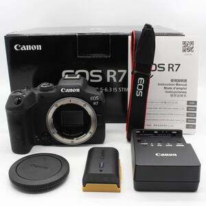 ★極上品★Canon EOS R7 ボディ ショット数2000以下　　　■6586