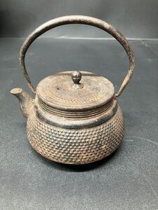 鉄瓶 南部鉄器 南部特製 進 南部鉄瓶 ポット 急須 お茶 茶道 茶器 南部鐵瓶 サビ有 鉄やかん ケトル 伝統工芸品 骨董 骨董品 古美術 (4096)