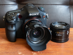 ★SONY α77 + APS-C ショット数41151枚 +ミノルタ MINOLTA 35/F2、 50/F1.4 ミノルタ大口径レンズセット 動作問題ないです