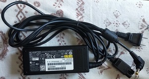 FUJITSU ACアダプター ADP-65YH A 中古