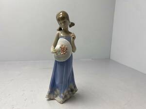 10/16★LLADRO Z39LK★リヤドロ 陶器人形 女の子 置物 オブジェ【中古/現状品】